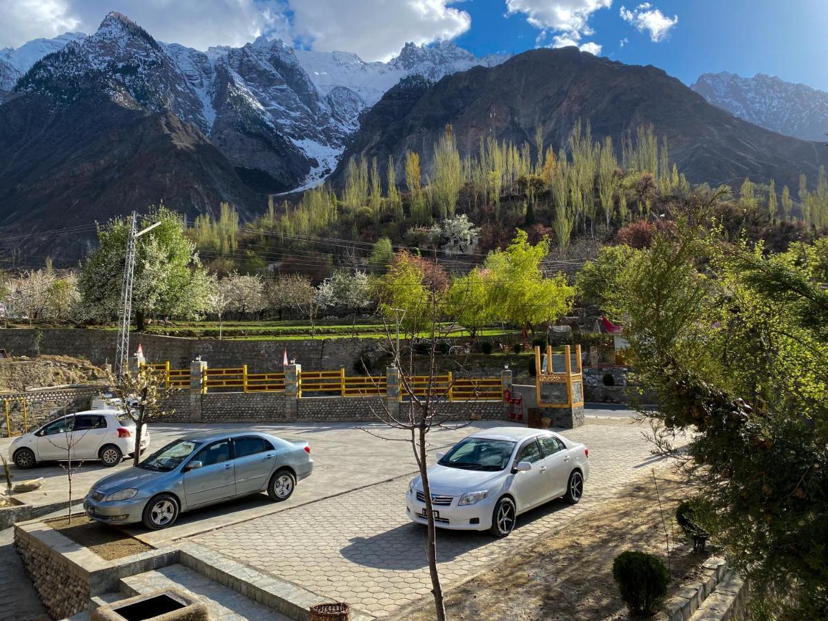 Dumani Nagar Hotel & Resort Karimabad  ภายนอก รูปภาพ