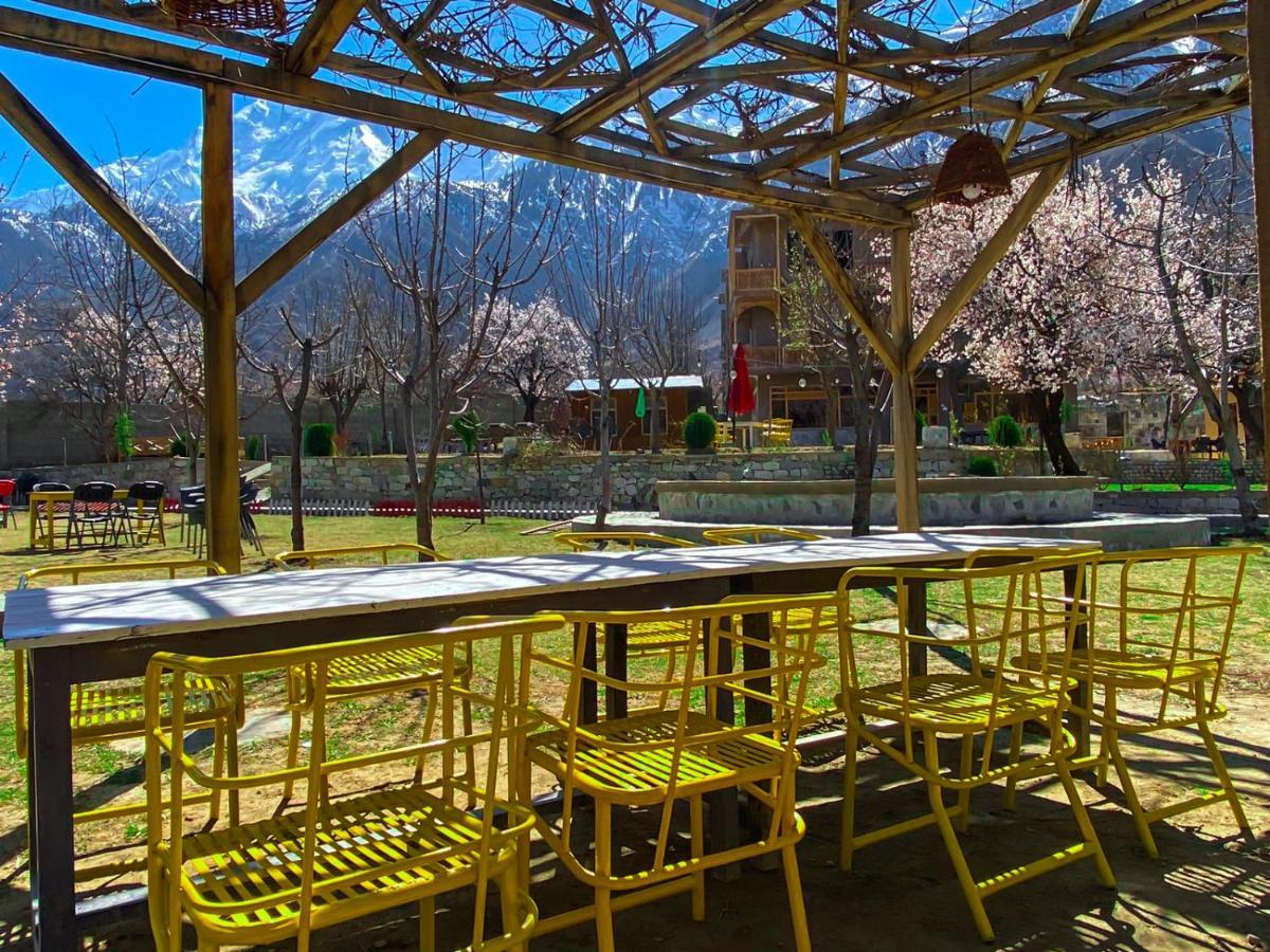 Dumani Nagar Hotel & Resort Karimabad  ภายนอก รูปภาพ