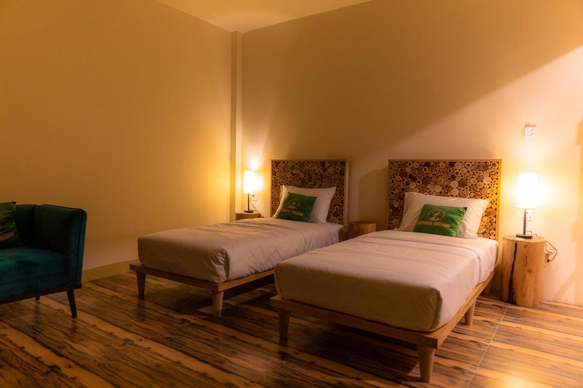 Dumani Nagar Hotel & Resort Karimabad  ภายนอก รูปภาพ