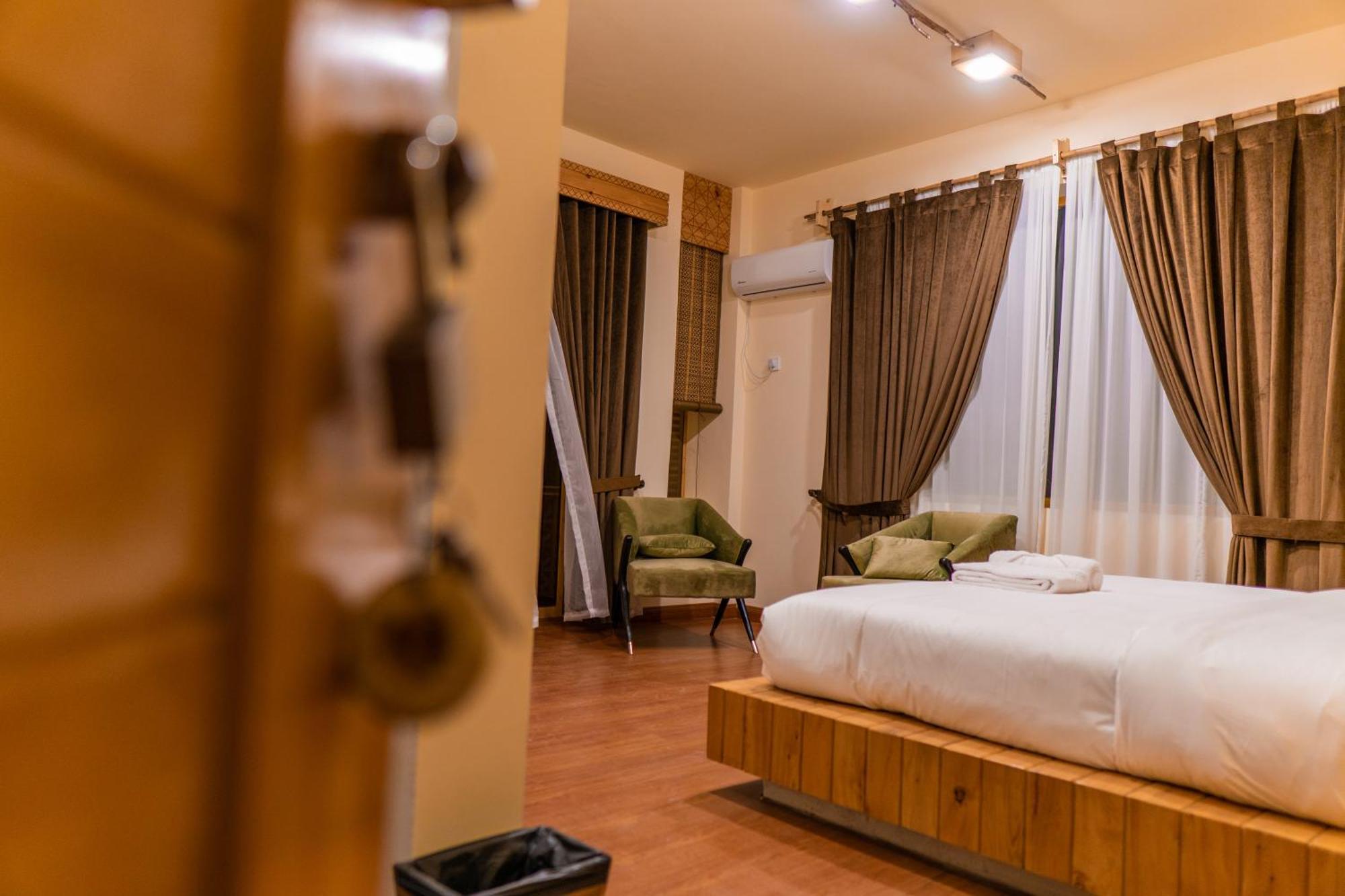 Dumani Nagar Hotel & Resort Karimabad  ภายนอก รูปภาพ
