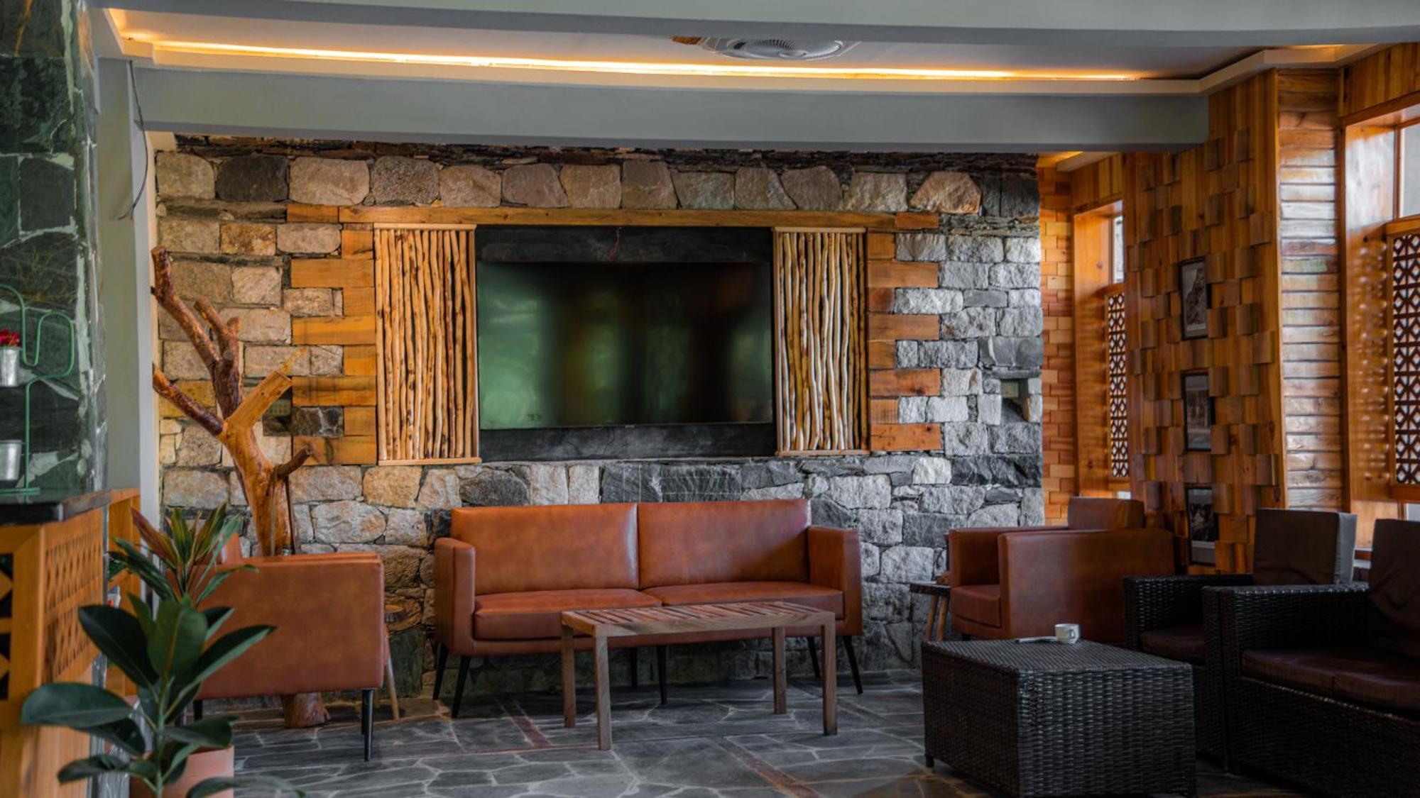 Dumani Nagar Hotel & Resort Karimabad  ภายนอก รูปภาพ