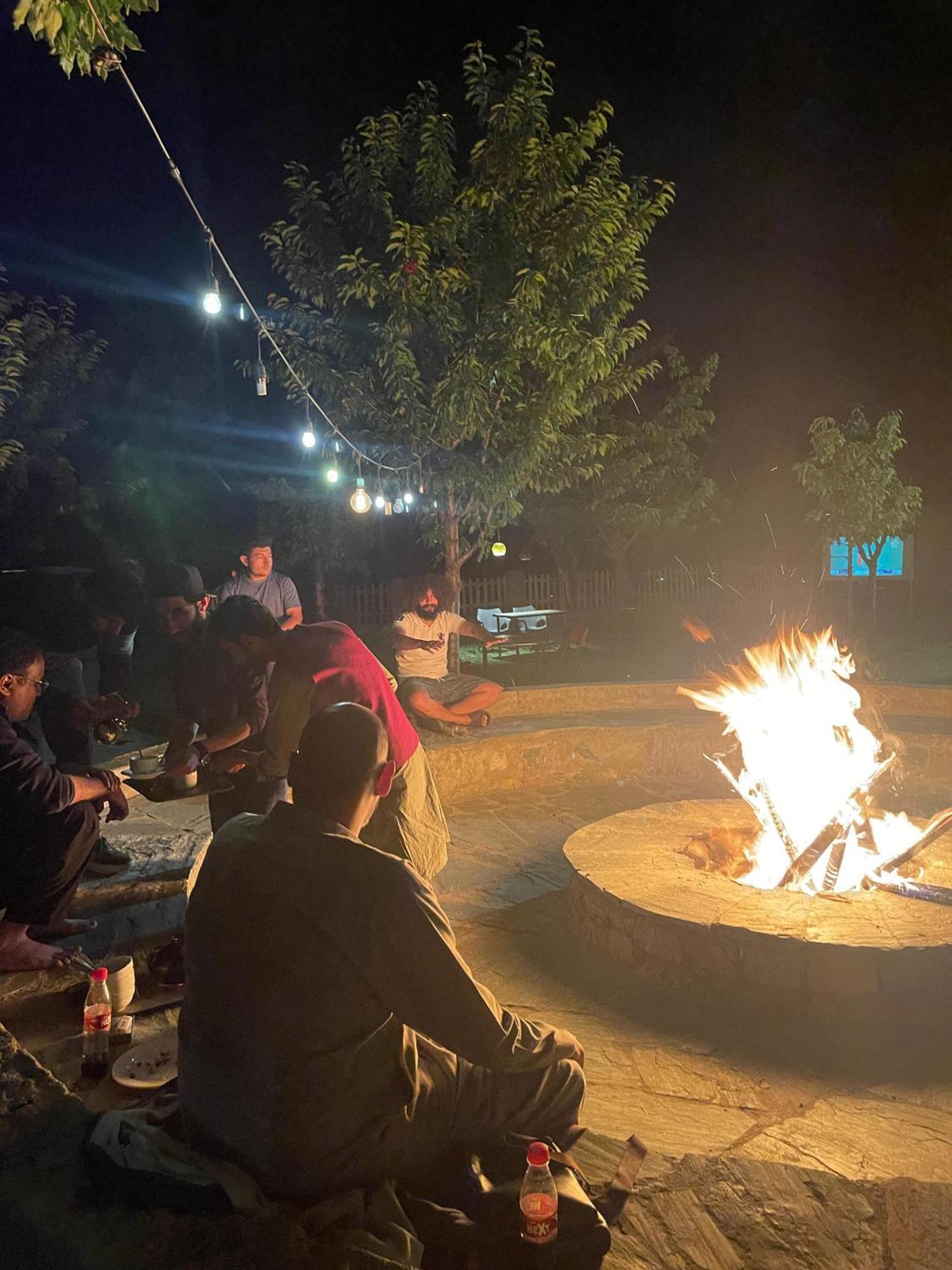 Dumani Nagar Hotel & Resort Karimabad  ภายนอก รูปภาพ