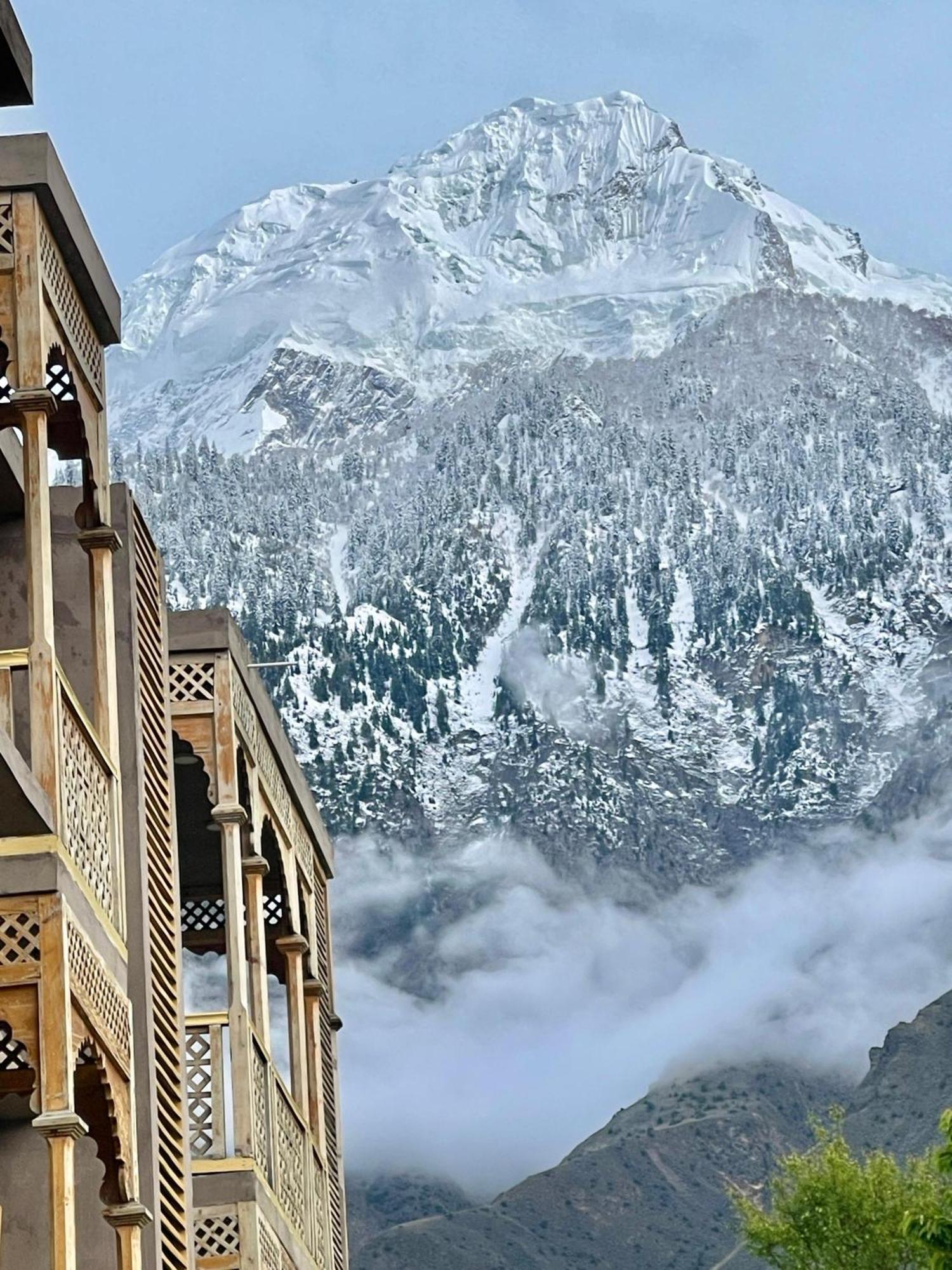 Dumani Nagar Hotel & Resort Karimabad  ภายนอก รูปภาพ