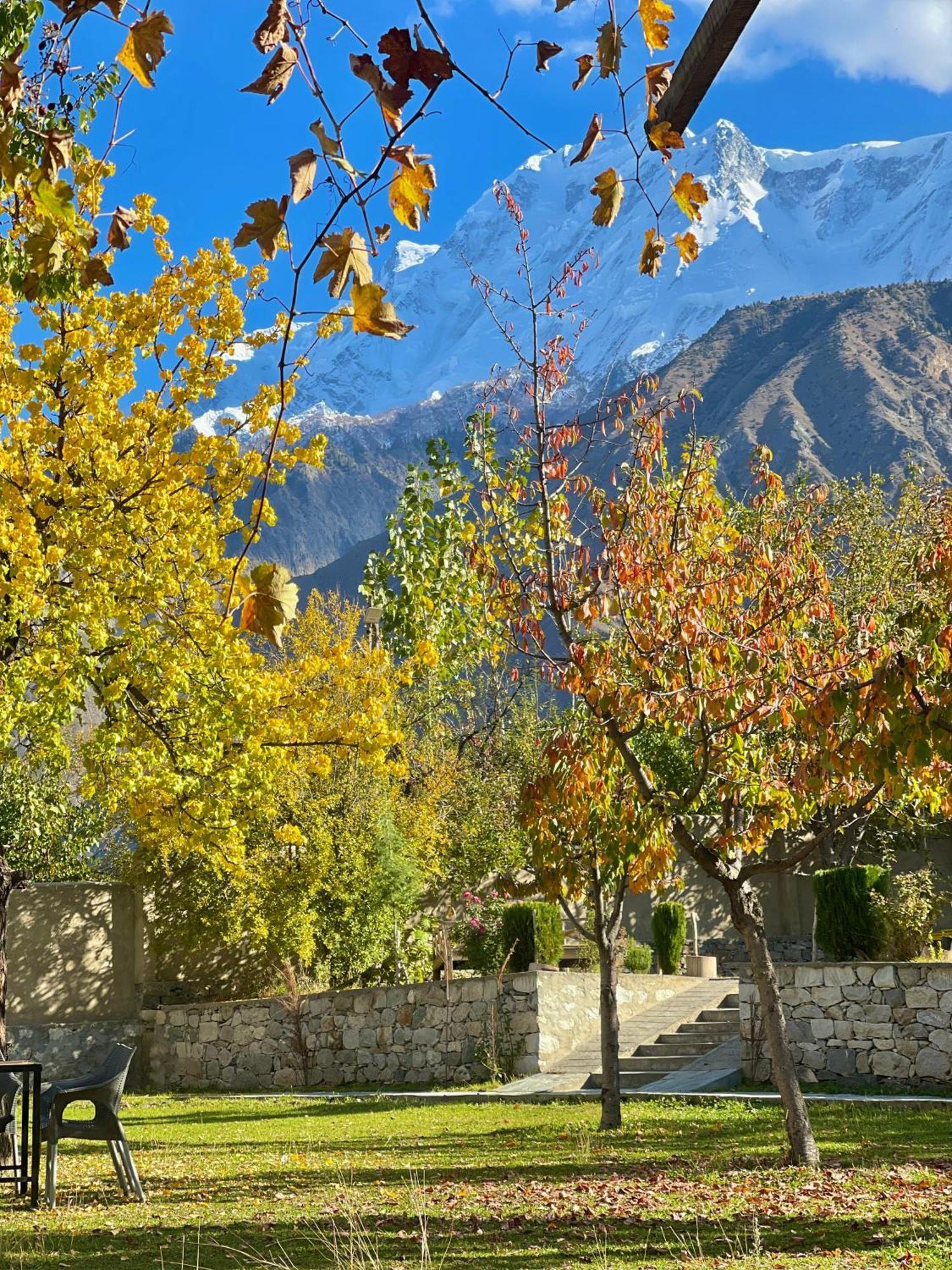 Dumani Nagar Hotel & Resort Karimabad  ภายนอก รูปภาพ