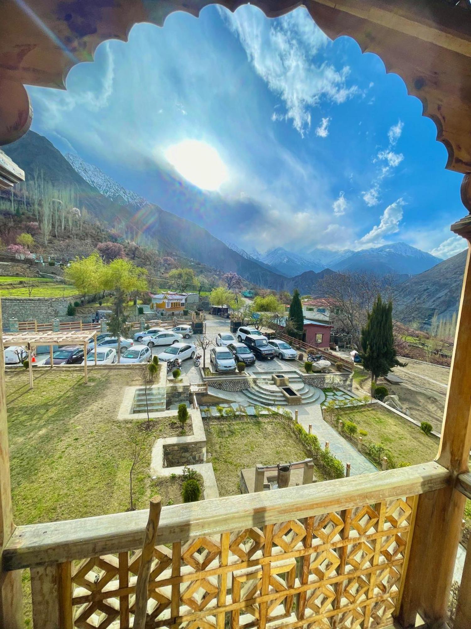 Dumani Nagar Hotel & Resort Karimabad  ภายนอก รูปภาพ