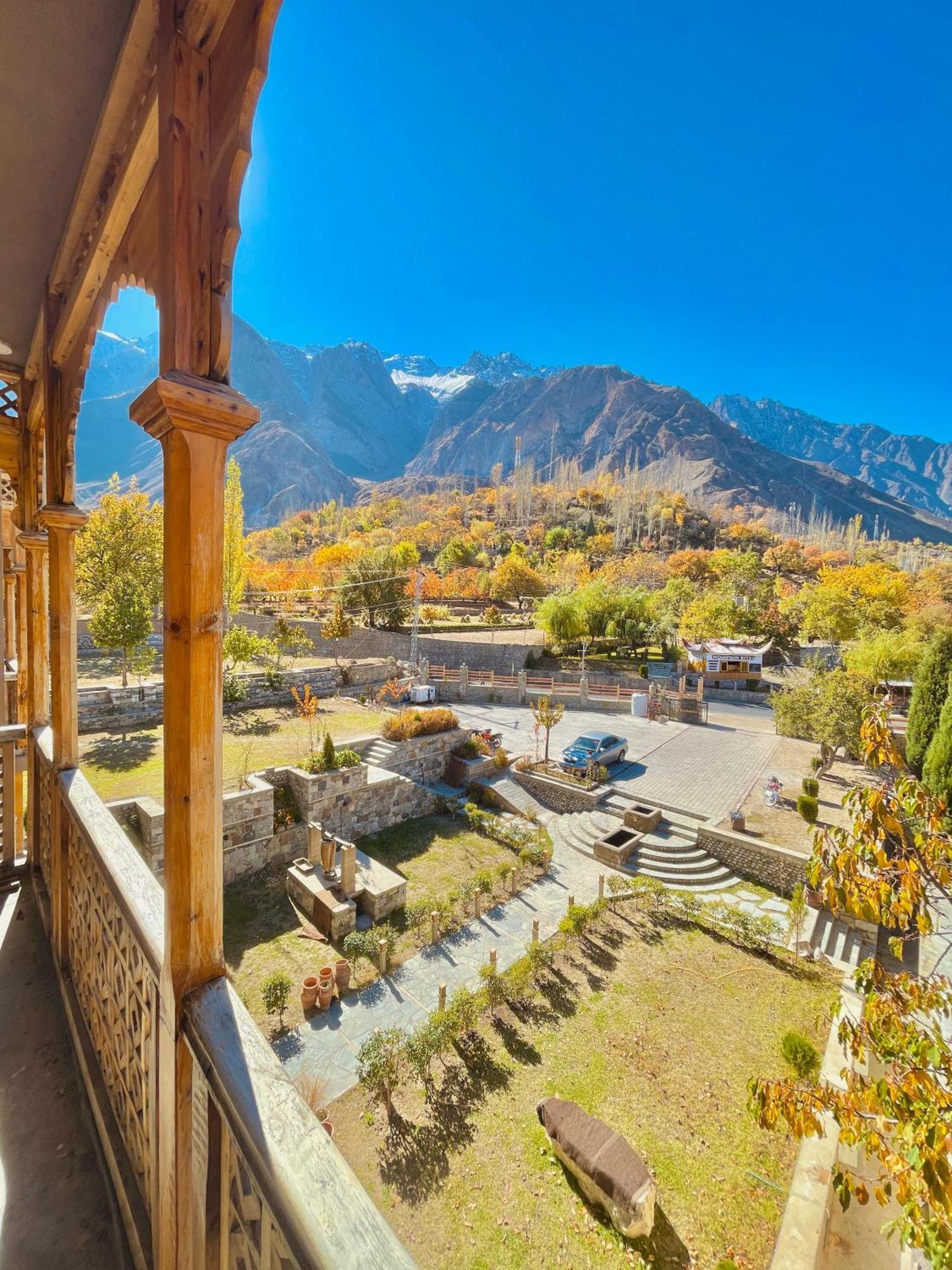Dumani Nagar Hotel & Resort Karimabad  ภายนอก รูปภาพ