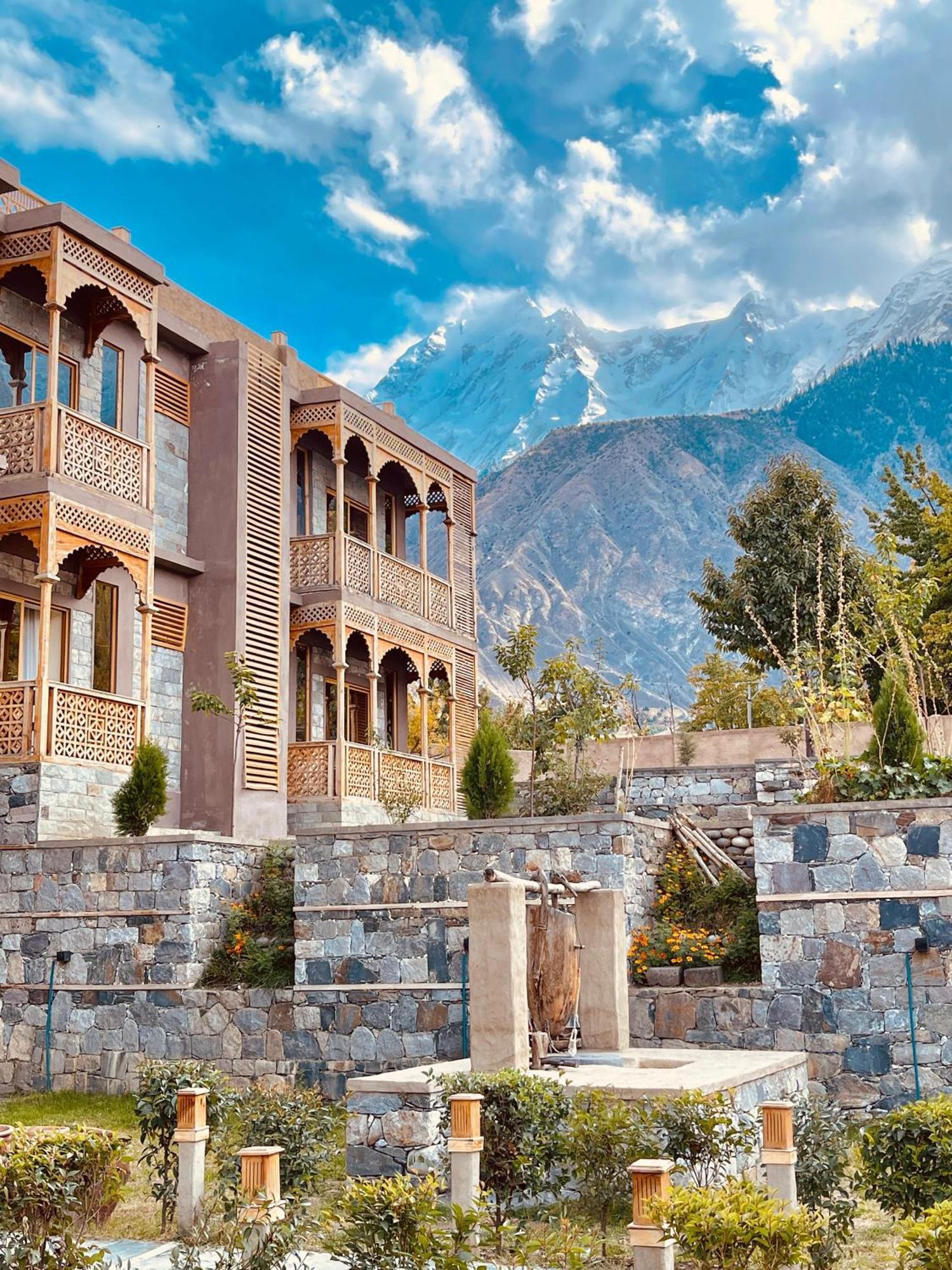 Dumani Nagar Hotel & Resort Karimabad  ภายนอก รูปภาพ