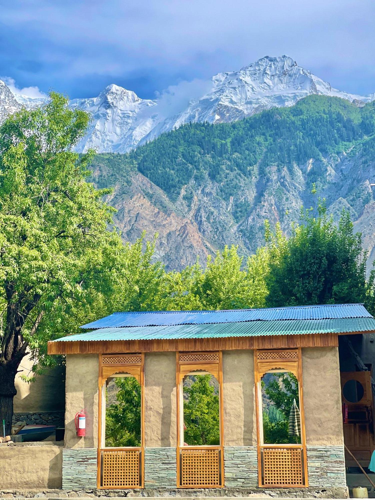 Dumani Nagar Hotel & Resort Karimabad  ภายนอก รูปภาพ